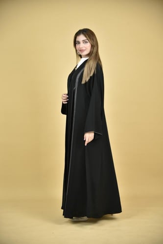 عباية نواعم كاجوال نص كلوش بكسرات ودقة خيط أبيض