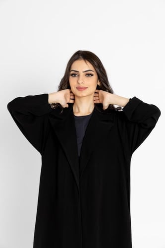 عباية كاجوال بياقة وكسرات في الخلف