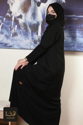 عباية سوداء طبقتين بأكمام مقلوبة