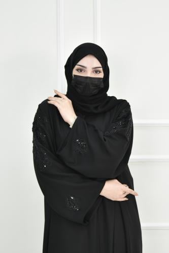 عباية كريب مزينة بكلفة تطريز وكم مربع