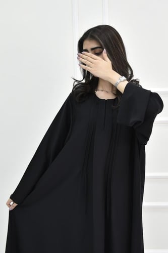 عباية نص كلوش مغلقة مع كسرات أمامية