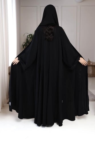 عباية كلوش بمثلثات جاكار اسفل العباية