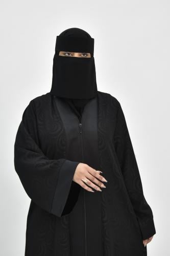 عباية بطبقتين من جاكار مشجر وشيفون