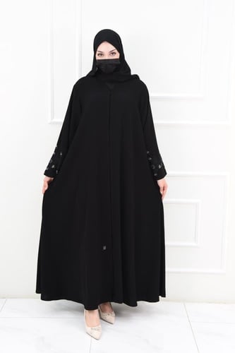 عباية كريب ملكي بتفاصيل تطريز ذهبي وكحلي على الكم