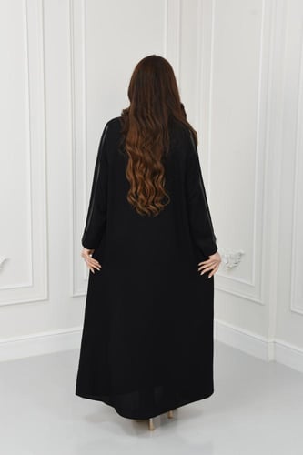 عباية جاكار أنيقة بتقليمات مميزة