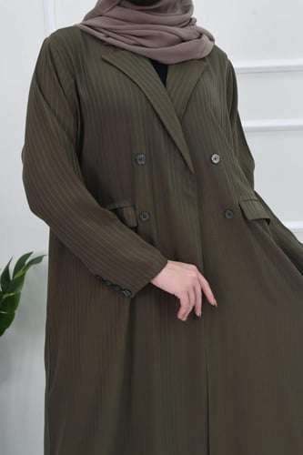 عباية كريب مقلم: بنمط البليزر بلون زيتي