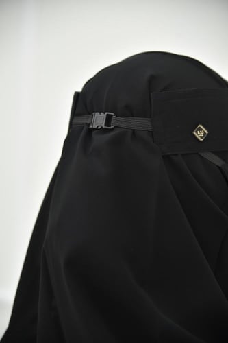 نقاب مطاط مائل بقفلة