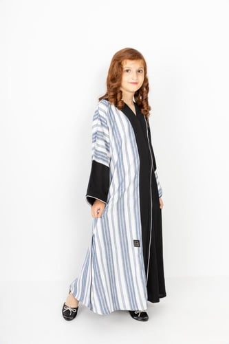 عباية بناتي باللونين الأسود والابيض