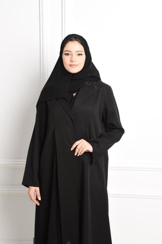 عباية كريب كاجوال بتصميم عصري ولمسة فخمة