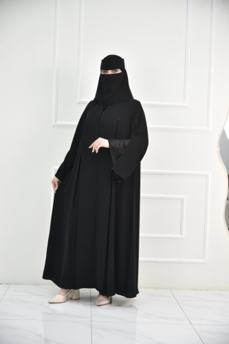 عباية سوداء نص كلوش بكسرات وأكمام طبقتين