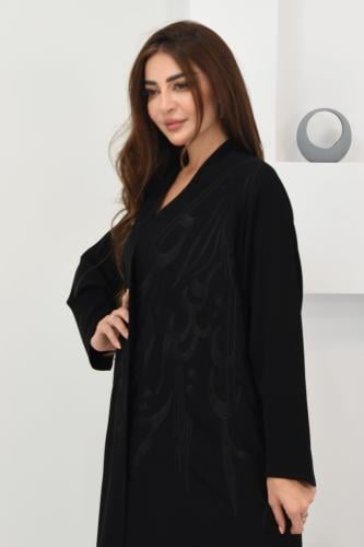 عباية كريب بتطريزات ساحرة