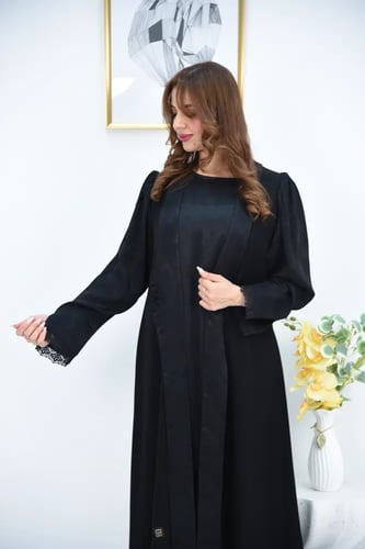 عباية بكتف زم مع فستان داخلي جاكار تركي