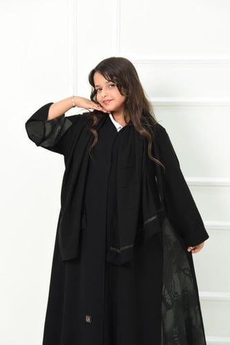 عباية بناتي بتفاصيل شيفون رمادي مشجر ناعمة