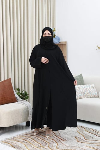 عباية سوداء بتطريز ساحر