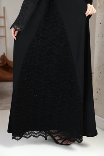 عباية نص كلوش بتركيبة دانتيل ناعم