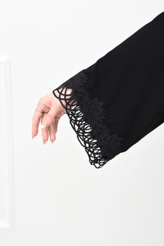 عباية نواعم بكلفة جاهزة على الصدر والاكمام