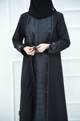 عباية كاجوال بقصة جاكار وتفصيلة حزام جانبي
