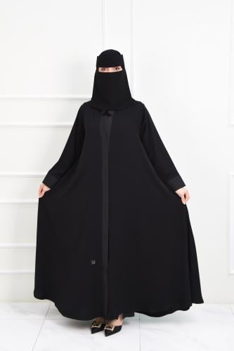 عباية كلوش سادة بياقة راقية وأكمام كلاسيكية