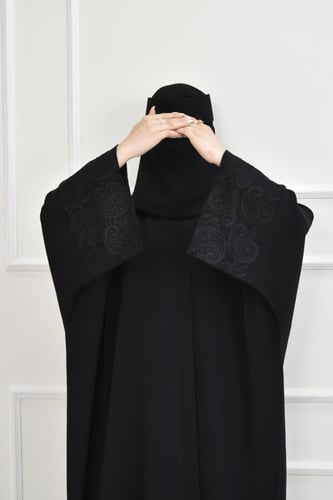 عباية نص بشت كم أسواره مربع