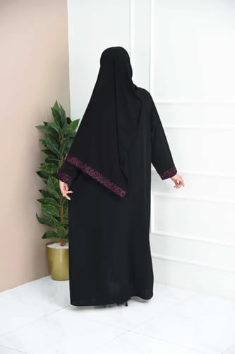 عباية نواعم مطرزة بتفاصيل برغندي