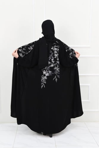 عباية بتطريز فضي وكحلي