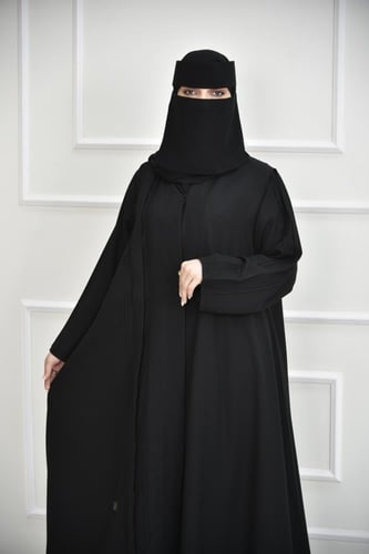 عباية سادة نص كلوش بثنيات على جهة واحدة