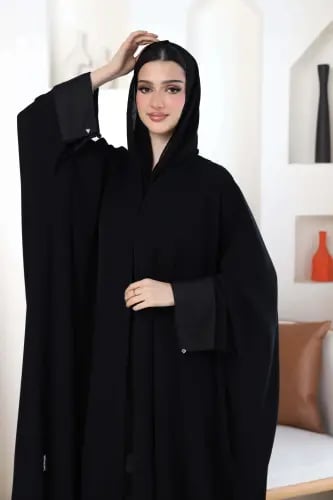 بشت عباية بتفاصيل فاخرة وكبك كريستال