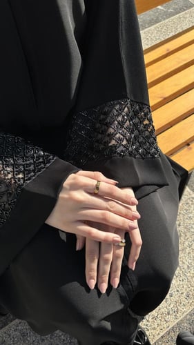 عباية رقمها K180