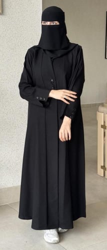 عباية مناسبة للدوام والطلعات K166