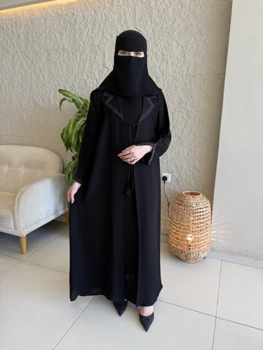 عباية مرام ( بليزر ) / رقمها 137