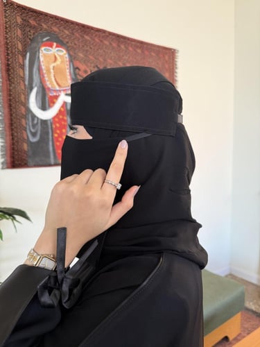 عدد 6 نقابات ملكية مبطن حرير وسط مايل ( مشبك )