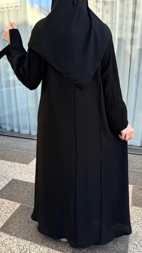 عباية رقمها K182