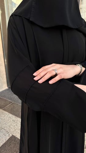 عباية رقمها K182