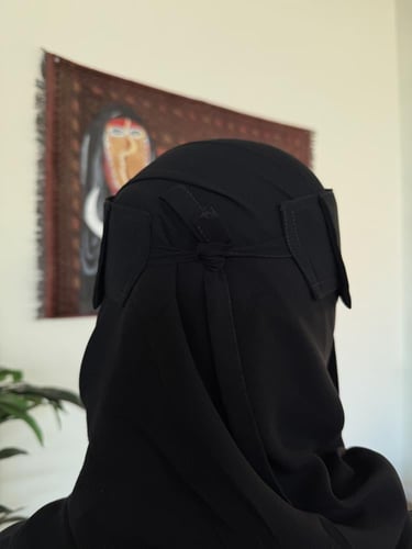 نقاب ملكي إسلامي وسط مايل بمرد ( ربطة )