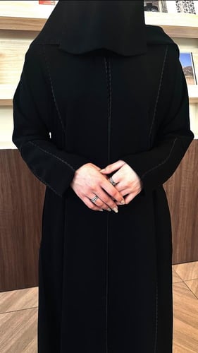 عباية رقمها K173