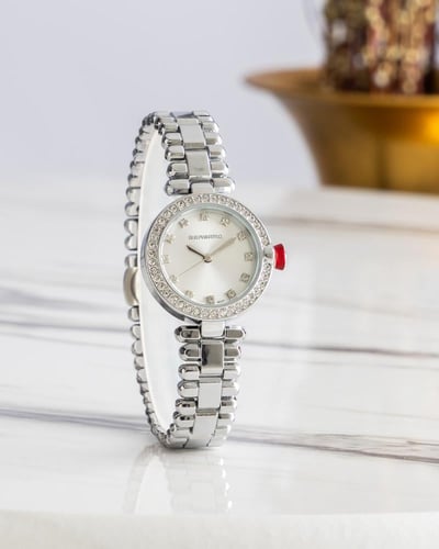 ساعة استيل باللون الفضي