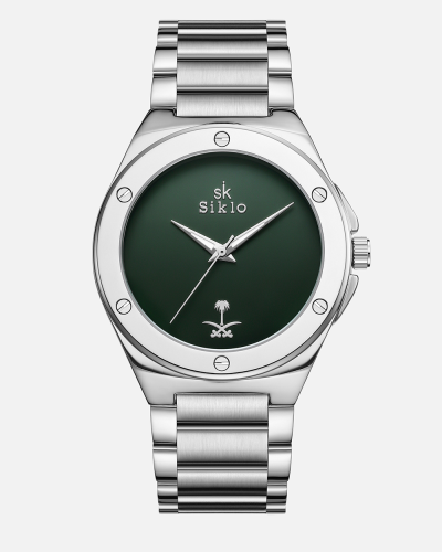 ساعة تتميز بقوة الشعار وجرأة التصميم