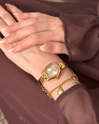 التفرد من اجلك باللون الذهبي