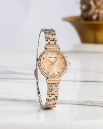 ساعة نسائية باللون النحاسي والفضي