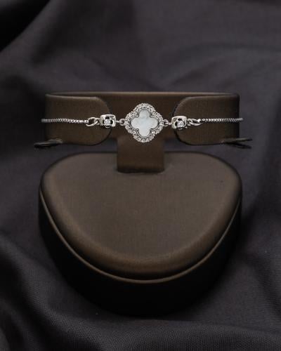 الإسوره منتهى الاناقة والتفرد