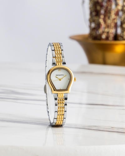 ساعة استيل باللون المكس