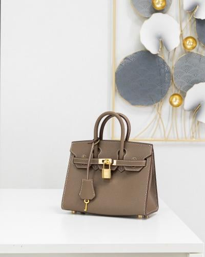 شنطة عملية صغيرة الحجم جلد بلون الرصاصي