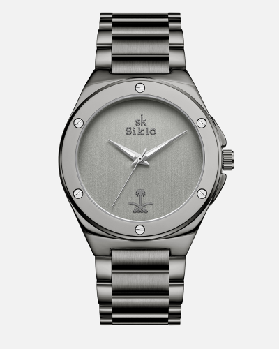 ساعة تتميز بقوة الشعار وجرأة التصميم