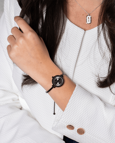 سحبة نسائية حصير باللون الاسود