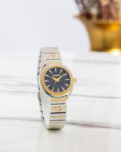 ساعة نسائية باللون المكس ذهبي فضي