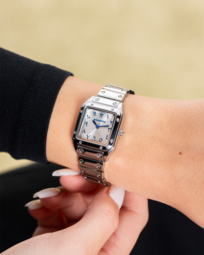 ساعة استيل باللون الفضي