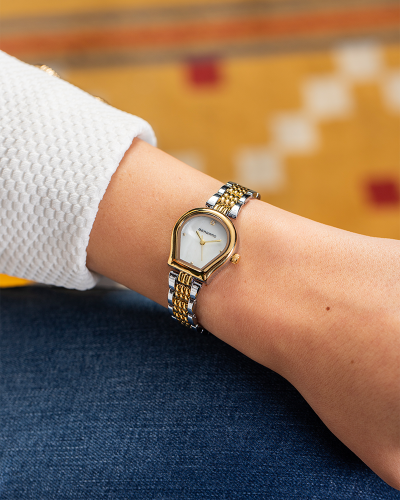 ساعة استيل باللون المكس