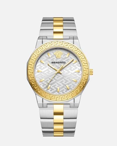 ساعة بتصميم راقٍ باللون المكس