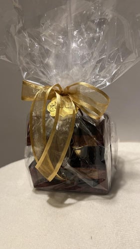 خدمة رمزية ( تغليف الهدايا لأحبابك ) حتى لو أوقية...