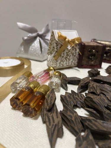 توزيعات ١٢ حبة منوعة فيها عود كسرتين فاخر ومسك أصل...